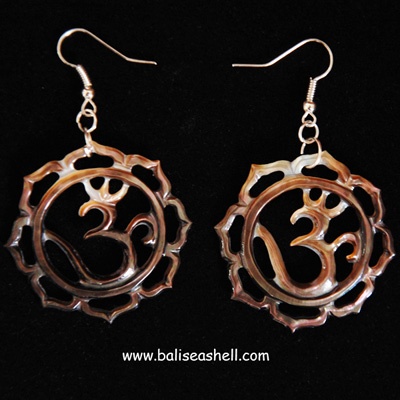 art carving black peal shell earring