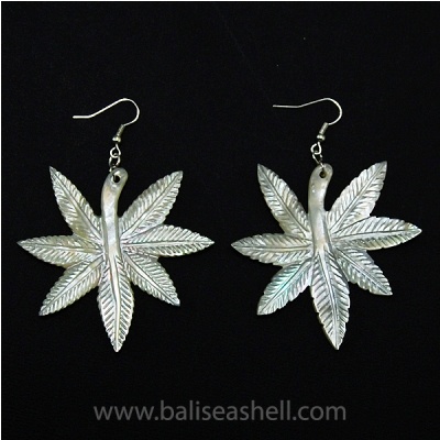 shell crafts art carving pearl
