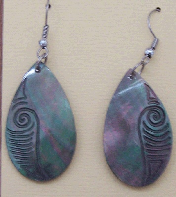 earring from black mop heart