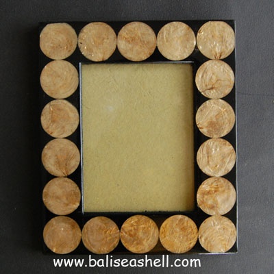 frame photo from capis shell