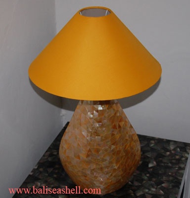 gold mop mosaic table lamp