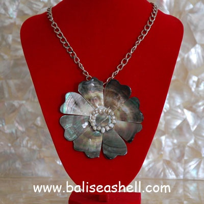 flower necklace made from black shell