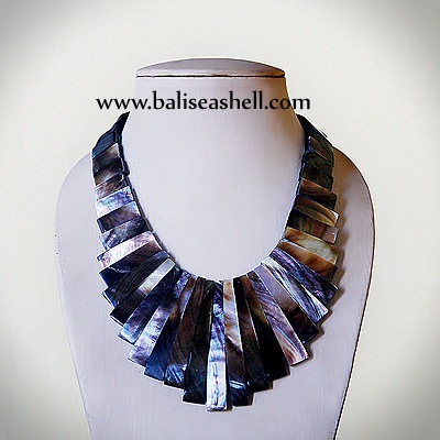black mother of pearl necklace
