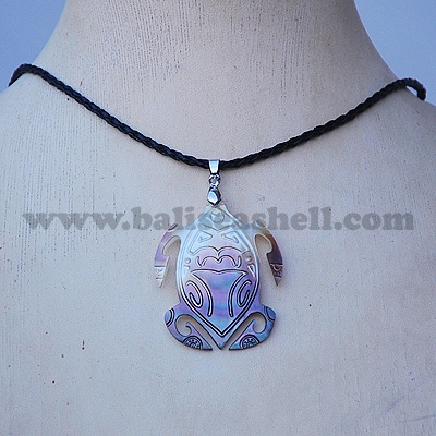 necklace art carving master