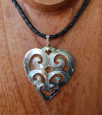 Shell Art carving necklace
