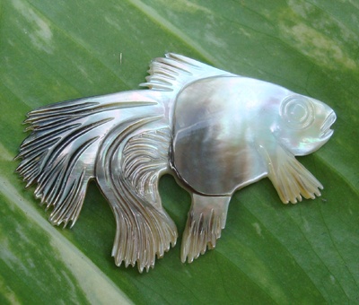 shell necklace with carving art