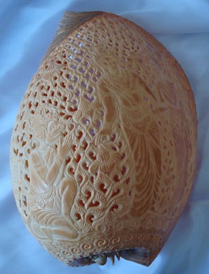 melo amphora shell carving