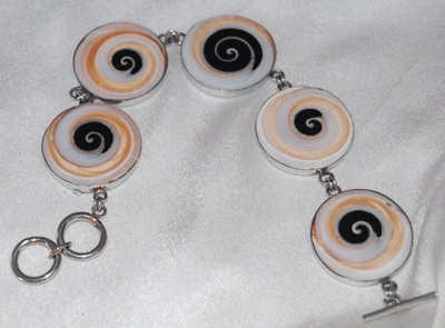 brecelet shell with stainless art
