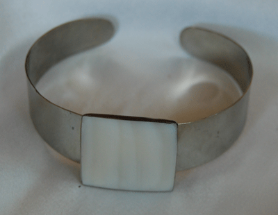 shell bangle with stainless steel