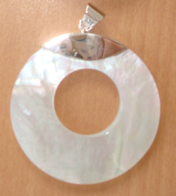 Pendant From Mop Shell Round