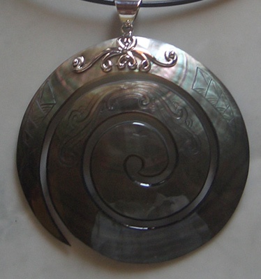 Pendant Silver With Big Shell Mop